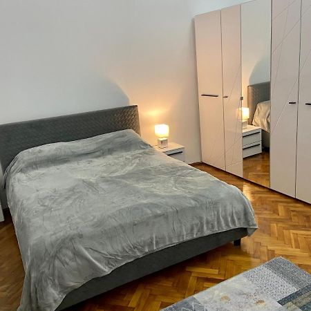 Apartament Super Central Cu Parcare Privata Apartman Arad Kültér fotó