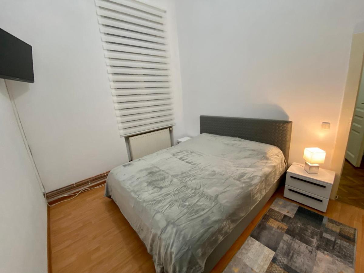 Apartament Super Central Cu Parcare Privata Apartman Arad Kültér fotó