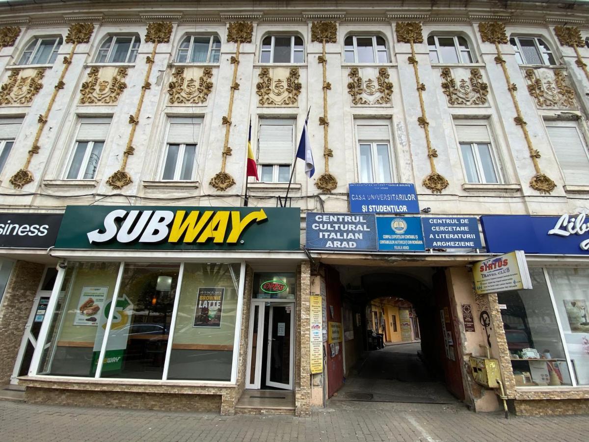 Apartament Super Central Cu Parcare Privata Apartman Arad Kültér fotó